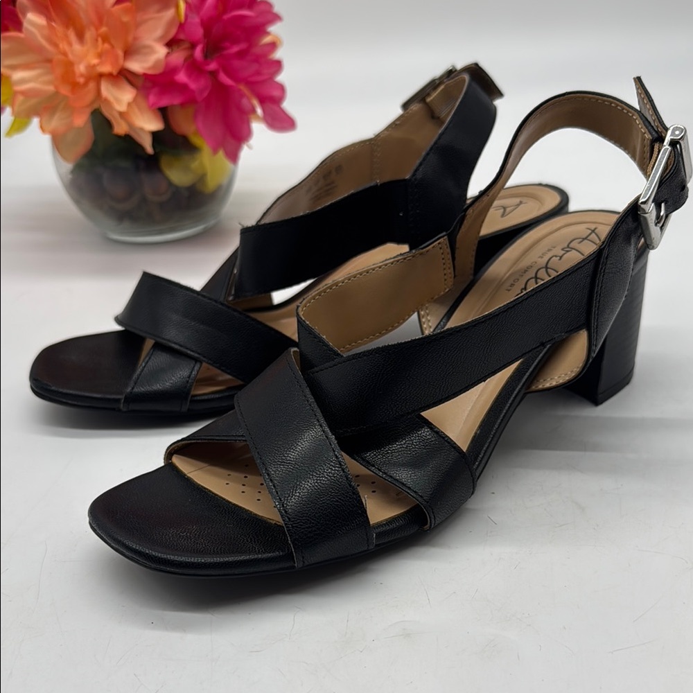 Abella Black and Tan Heeled Sandals Size 9.5 BSN9001B